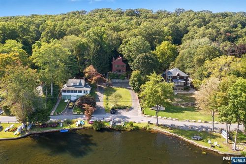 37 Cedar Lk W, Denville, NJ, 07834-1766 | Card Image