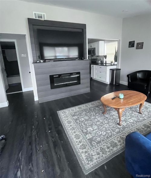 3066 Greenlawn Avenue, Commerce Charter Township, MI, 48382 | Card Image