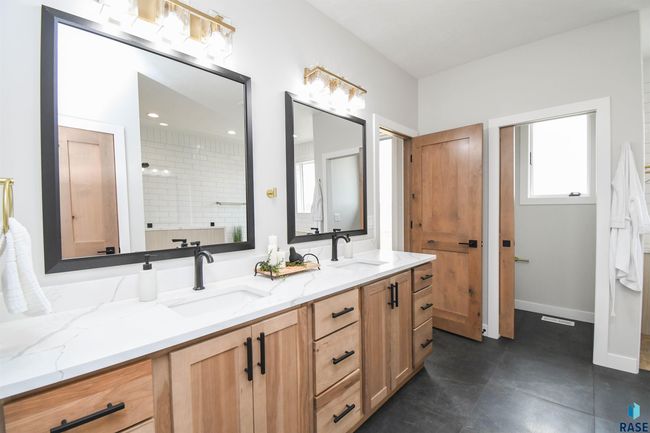 6504 E Hawker Trl, House other with 5 bedrooms, 4 bathrooms and null parking in Sioux Falls SD | Image 34