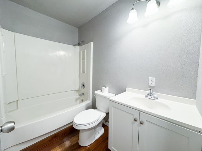 Primary Bathroom.jpg | Image 22