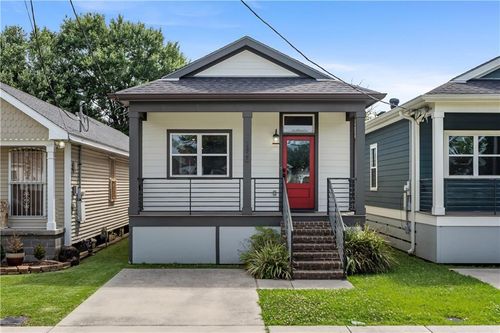 1820 Palfrey St, Gretna, LA, 70053-3435 | Card Image