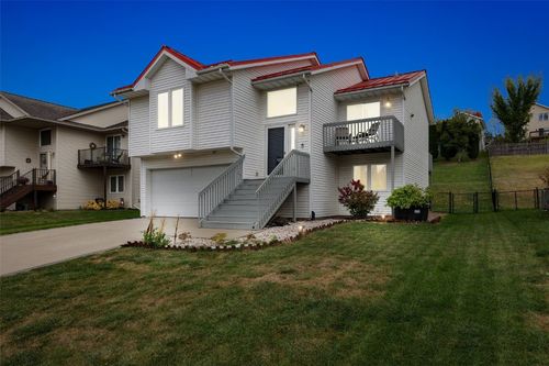 1731 Parkway Dr, Coralville, IA, 52241-2747 | Card Image