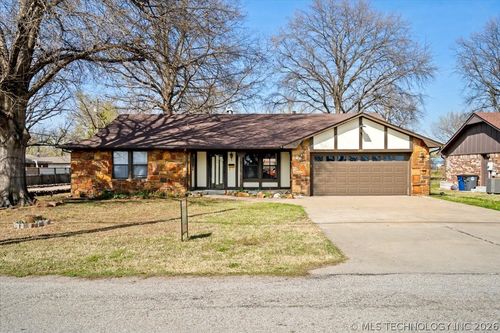 10815 E 7th St, Tulsa, OK, 74128-1619 | Card Image
