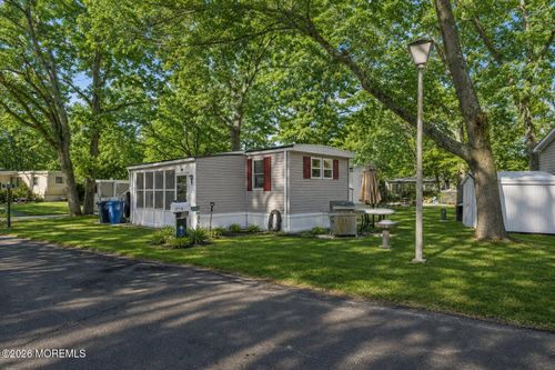 57 Roberts Rd, Toms River, NJ, 08755-1250 | Card Image