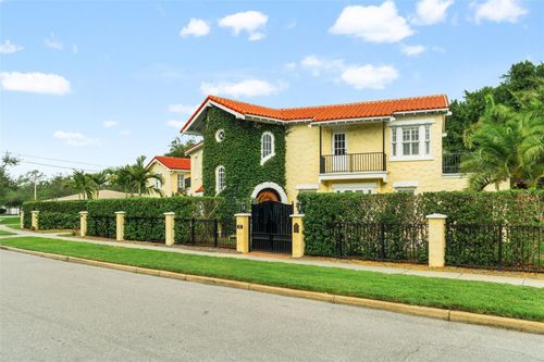 190 Bosphorous Ave, Tampa, FL, 33606-3533 | Card Image