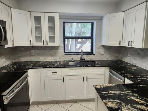 212-16251 Golf Club Rd, Weston, FL, 33326-1697 | Card Image