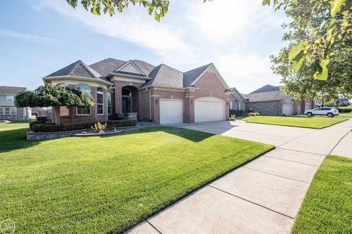 18298 Tiger Dr, Macomb, MI, 48042-1739 | Card Image