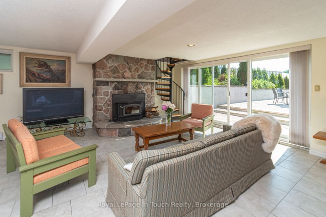 1420 Tiny Beaches Rd N, House other with 6 bedrooms, 4 bathrooms and 5 parking in Tiny ON | Image 24