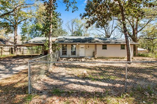 876 Walnut Ave, Crestview, FL, 32539-3701 | Card Image