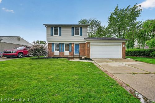 18566 Blakely Dr, Woodhaven, MI, 48183-4402 | Card Image