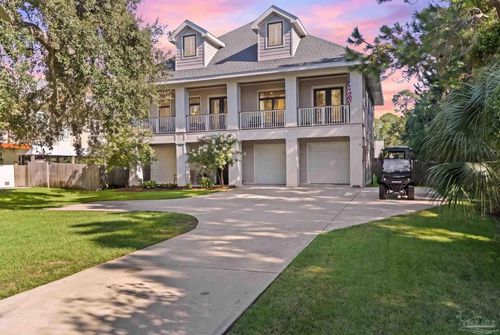 3224 Bay St, Gulf Breeze, FL, 32563-5308 | Card Image
