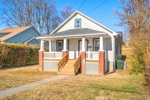 2015 W Beverley St, Staunton, VA, 24401-2917 | Card Image