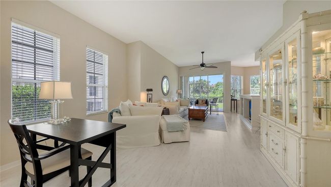 301B2 - 301 Ravinia Cir, Condo with 3 bedrooms, 2 bathrooms and null parking in VENICE FL | Image 7