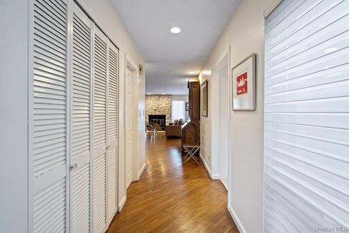 194 Alta Terrace Terrace, Oyster Bay, NY, 11753 | Card Image
