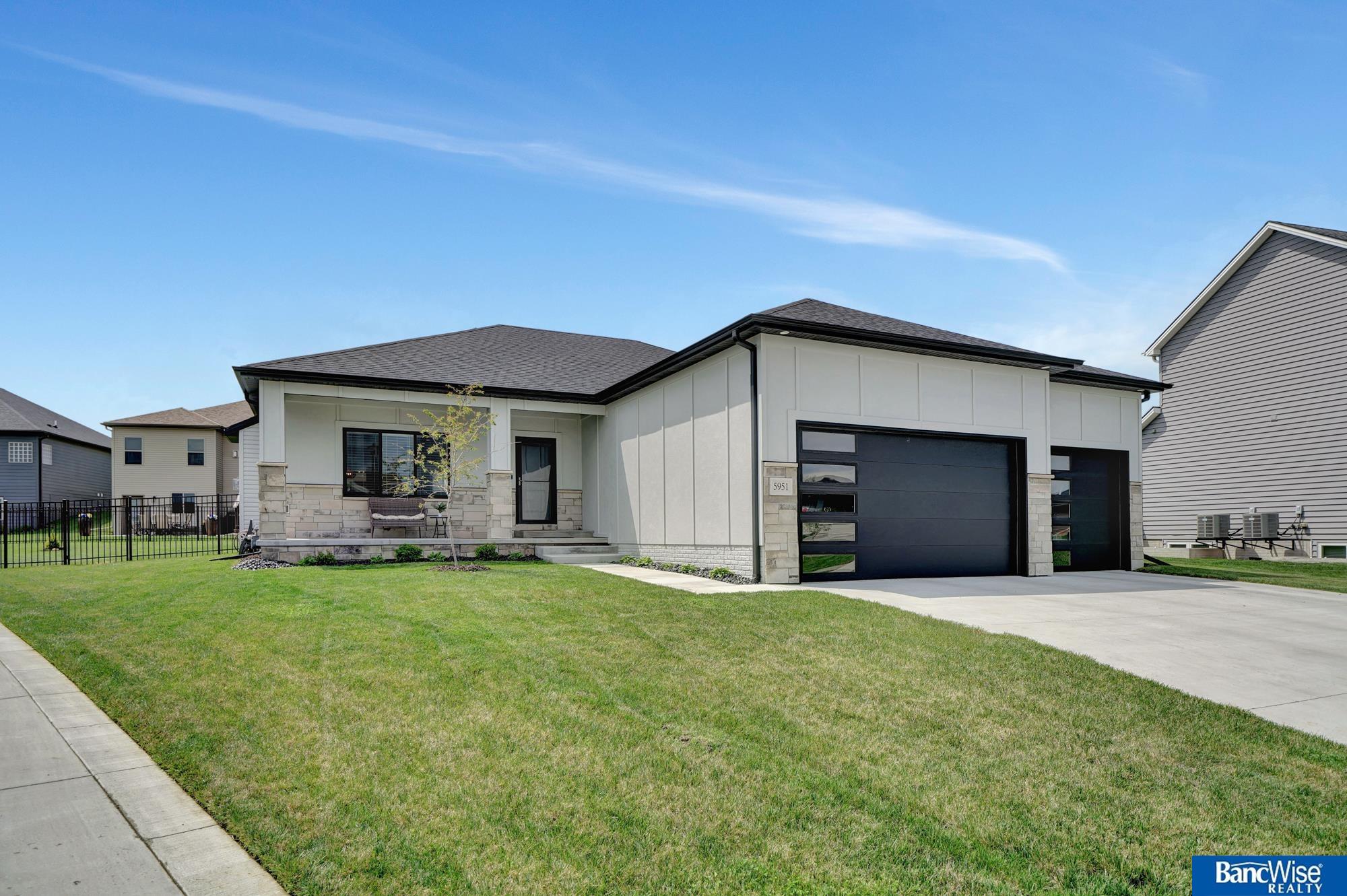 Opus Cir, Lincoln, NE 68526