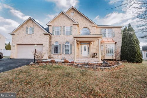 19338 Paradise Manor Dr, HAGERSTOWN, MD, 21742-5311 | Card Image