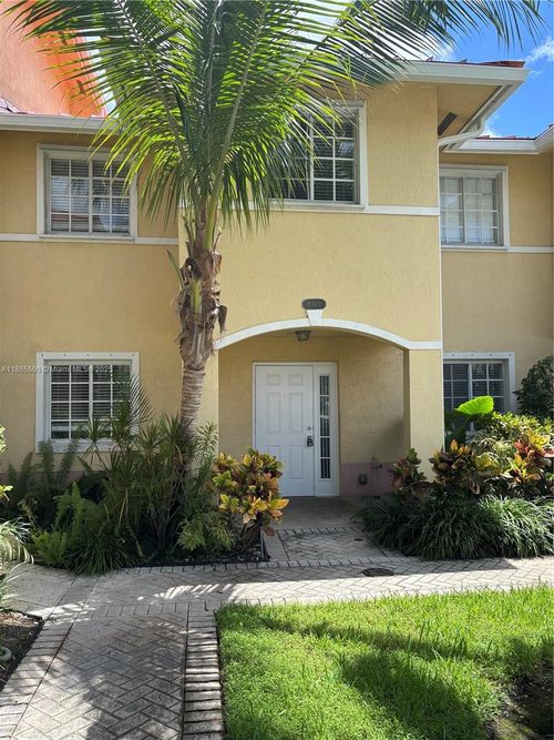 2-2062 Ne 167th St, North Miami Beach, FL, 33162-3443 | Card Image
