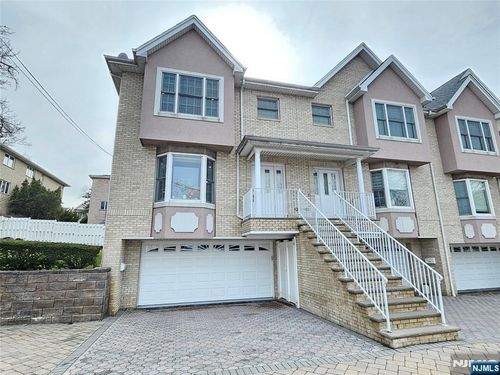 425 West St, Fort Lee, NJ, 07024-5060 | Card Image