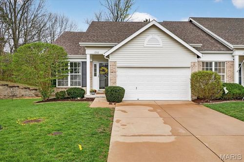 1200 Hunters Chase Dr, Eureka, MO, 63025-1077 | Card Image