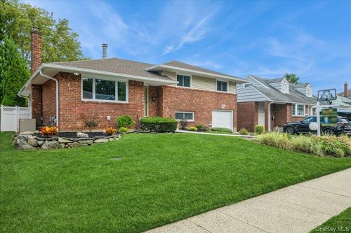 120 Seaman Rd, Jericho, NY, 11753-1610 | Card Image