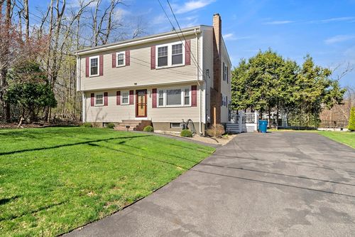 7 Oakwood Ave, Randolph, MA, 02368-5528 | Card Image
