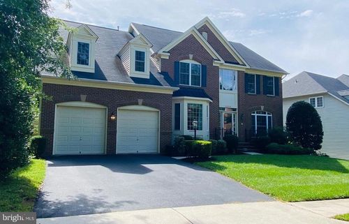 5315 Danas Crossing Dr, Fairfax, VA, 22032-3279 | Card Image
