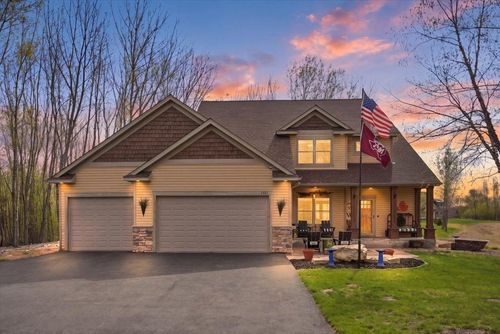 1431 Pioneer Cir, Houlton, WI, 54082-2065 | Card Image