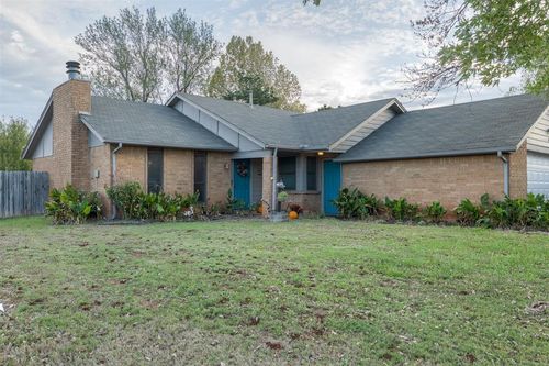 2601 Pennington Ave, Edmond, OK, 73012-6560 | Card Image