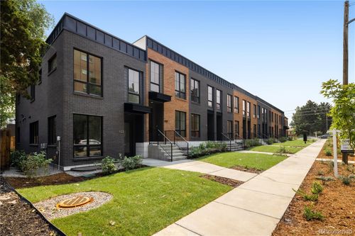 812 Dahlia St, Denver, CO, 80220-4211 | Card Image