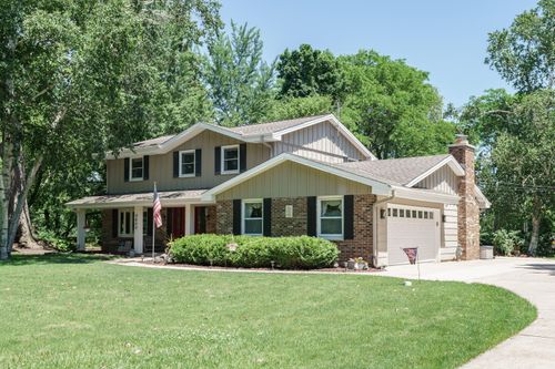 5600 S Kurtz Rd, Hales Corners, WI, 53130-1741 | Card Image