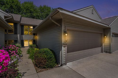 744 Tournament Circle, Norton Shores, MI, 49444 | Card Image