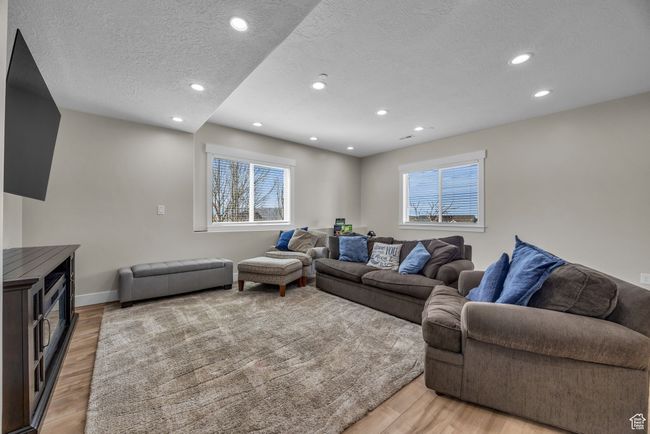 40 - 203 E Deer Run Loop, House other with 5 bedrooms, 4 bathrooms and 6 parking in Payson UT | Image 24