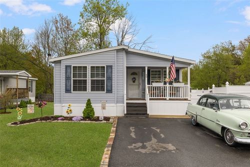 40 Hemlock Rd, Chepachet, RI, 02814-2100 | Card Image