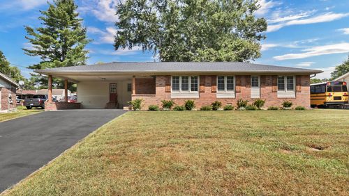 207 Donna Dr, Hopkinsville, KY, 42240-5217 | Card Image