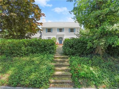 Great curb appeal! | Image 1