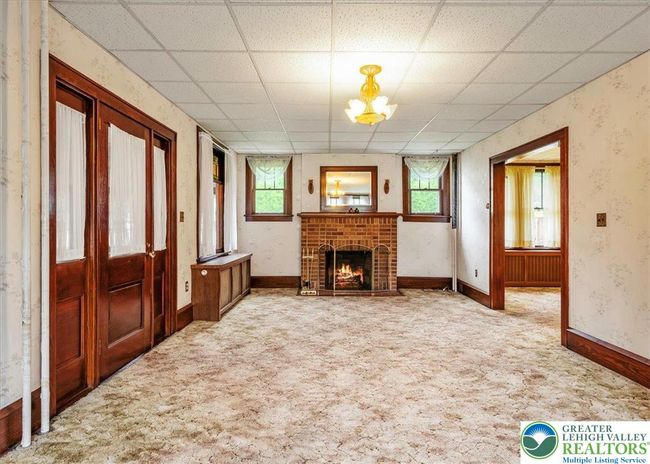 Cheery Living Room | Image 7