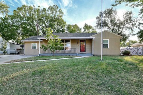 804 Columbus Ave, Newton, KS, 67114-1624 | Card Image