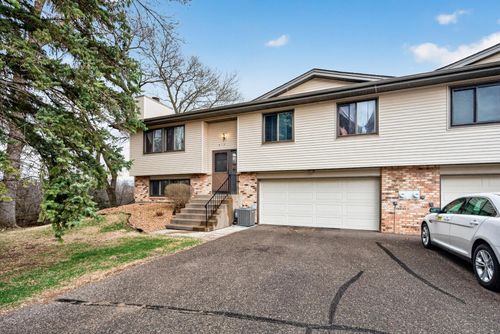 818 Sherwood Rd, Shoreview, MN, 55126-9131 | Card Image