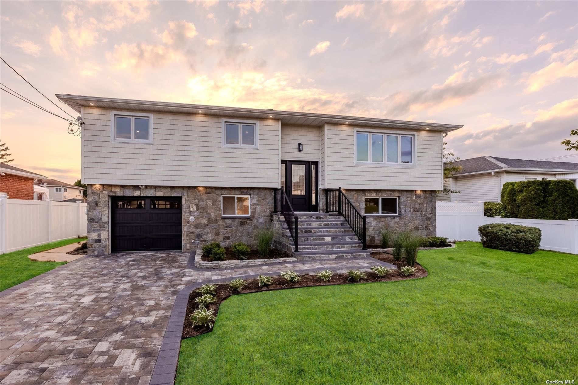 Massapequa Ave, Massapequa, NY 11758