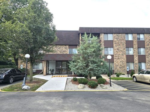 210-940 E Old Willow Rd, Prospect Heights, IL, 60070-2420 | Card Image