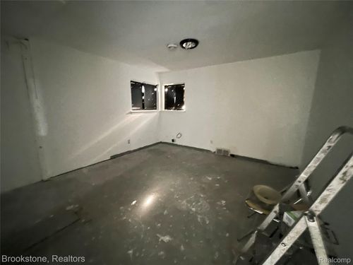 27122 W 10 Mile Road, Southfield, MI, 48075 | Card Image