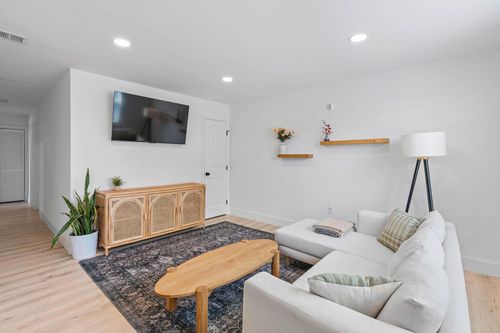 1056 Cheyenne Blvd, Madison, TN, 37115-4264 | Card Image