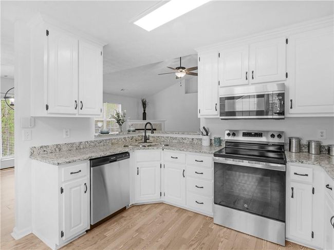 135 Kimbell Farm Dr, House other with 3 bedrooms, 2 bathrooms and 2 parking in Locust Grove GA | Image 13