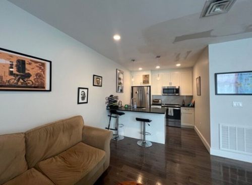 204-434 Mcgrath Hwy, Somerville, MA, 02143-2164 | Card Image