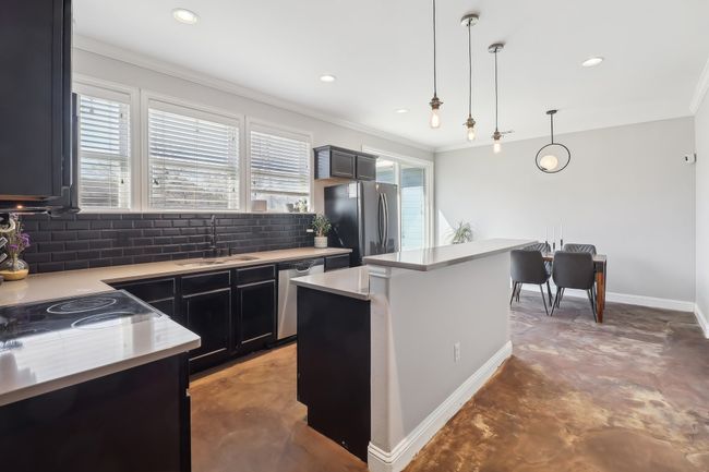 601 N Lancaster Ave, House other with 3 bedrooms, 2 bathrooms and null parking in Dallas TX | Image 8