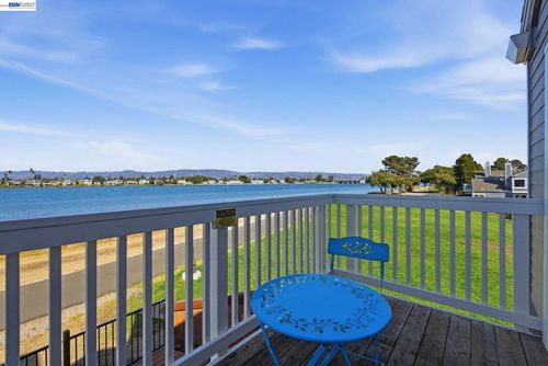 73 Bay Park Ter, Alameda, CA, 94502-6567 | Card Image