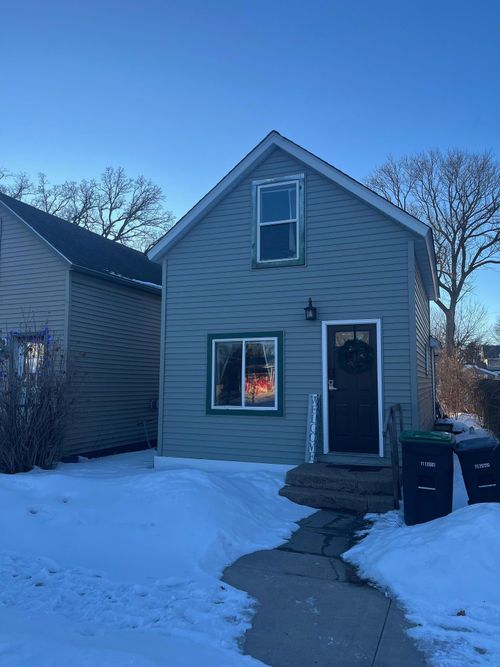 607 1/2 3rd St Ne, Little Falls, MN, 56345-2461 | Card Image