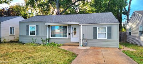 3922 W 143rd St, Cleveland, OH, 44111-4906 | Card Image