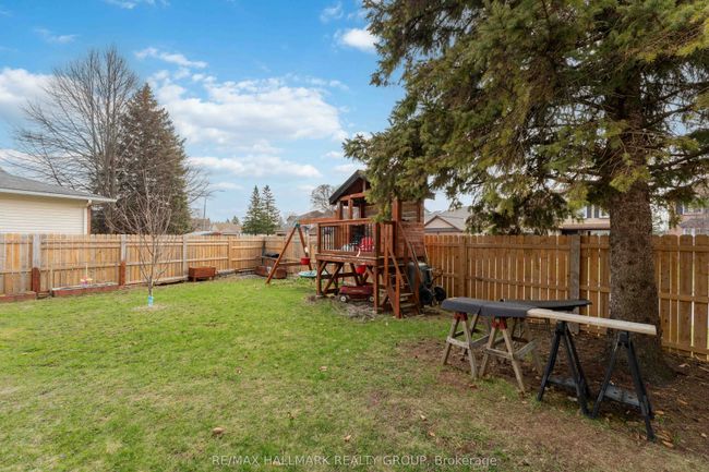 1426 Larkhaven Cres, House other with 3 bedrooms, 4 bathrooms and 4 parking in Orleans ON | Image 29
