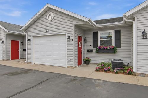 3219 Craig Road, Eau Claire, WI, 54701 | Card Image